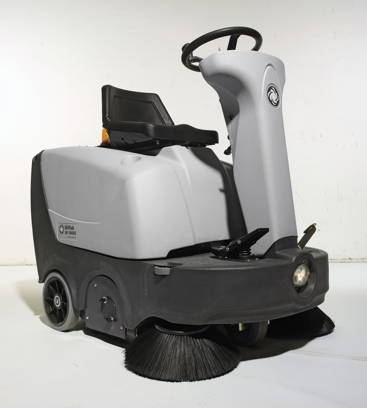 SR 1000S B SWEEPER SR 1000S B W/LT SIDE BROOM